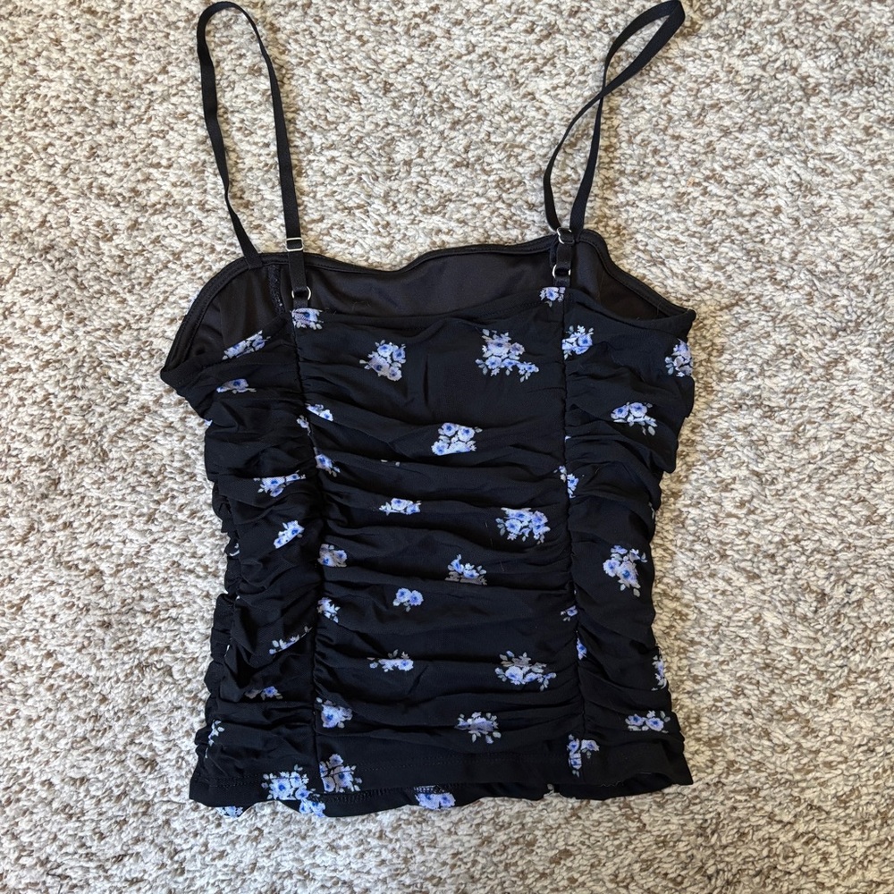 Floral Rouched Tank Top - Picture 3 of 3